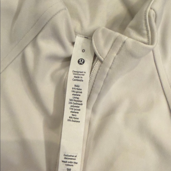 lululemon athletica White Cropped Jacket - Picture 5 of 5